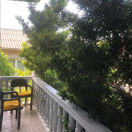 Twins Guest House By Black Sea Kobuleti Exteriör bild