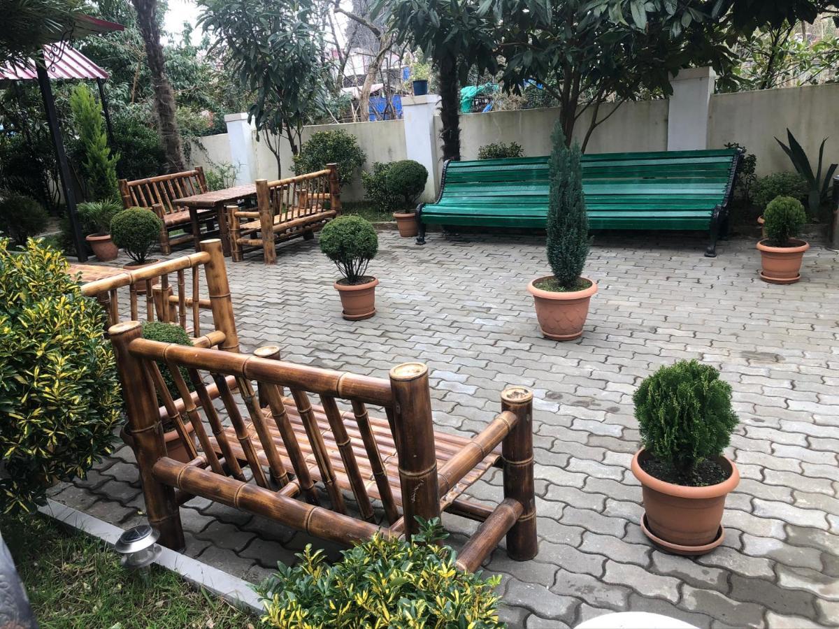 Twins Guest House By Black Sea Kobuleti Exteriör bild