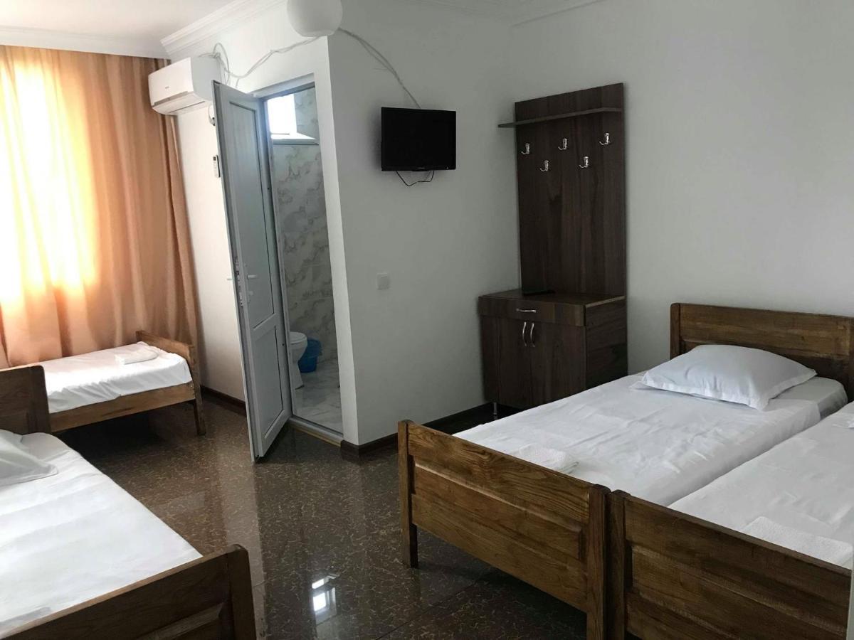 Twins Guest House By Black Sea Kobuleti Exteriör bild