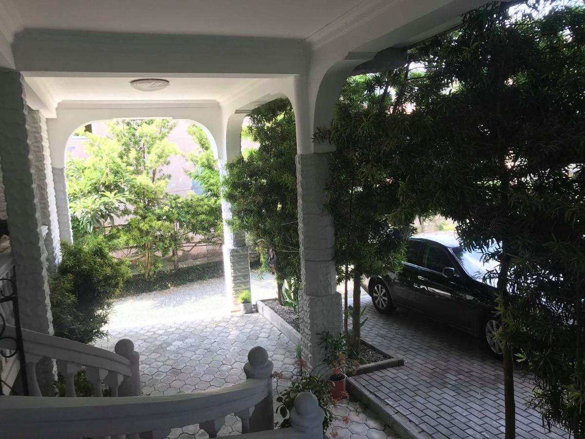 Twins Guest House By Black Sea Kobuleti Exteriör bild