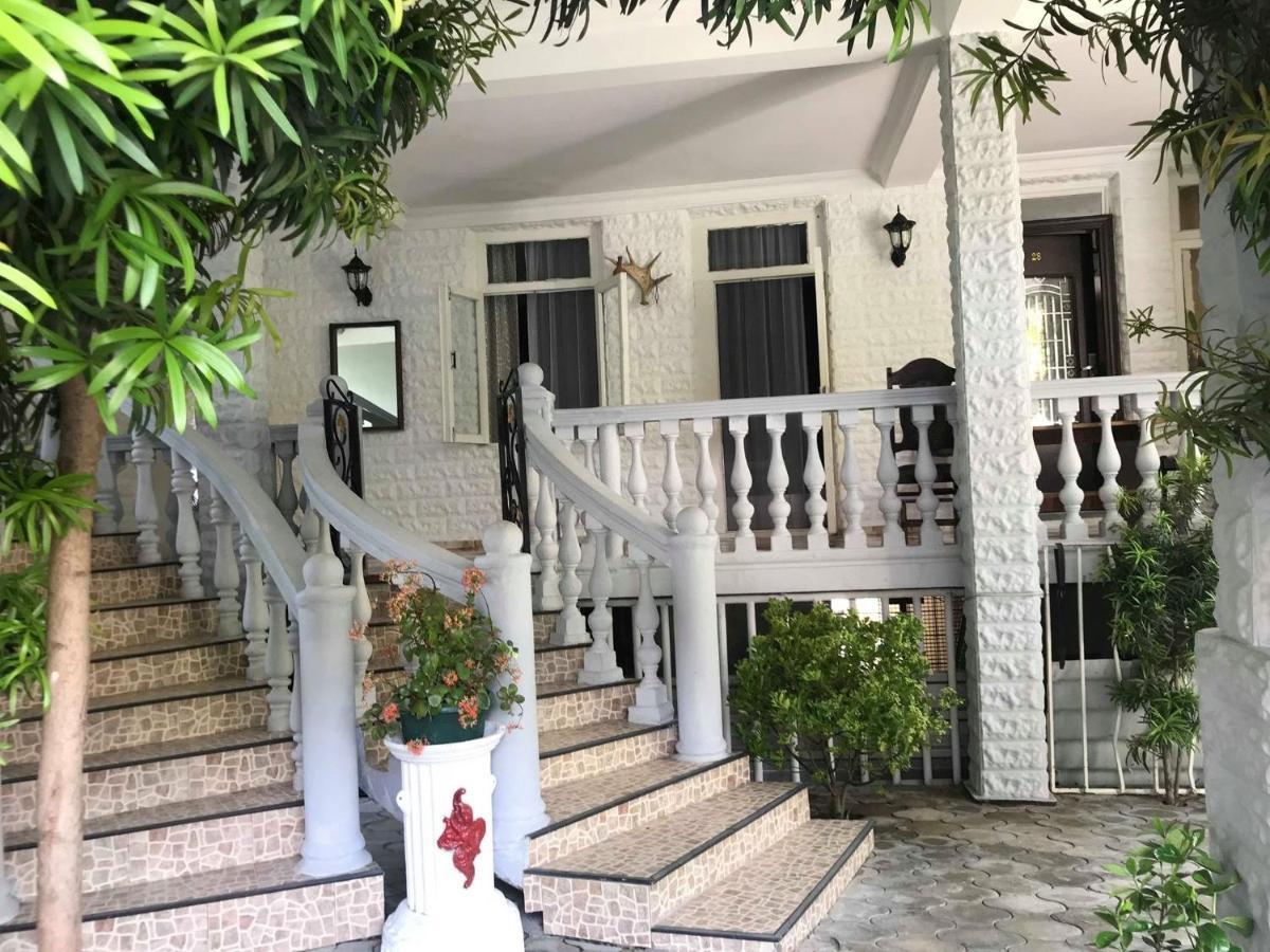 Twins Guest House By Black Sea Kobuleti Exteriör bild