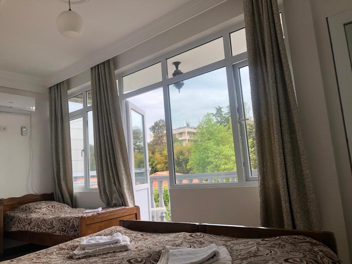 Twins Guest House By Black Sea Kobuleti Exteriör bild