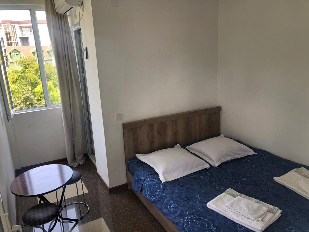 Twins Guest House By Black Sea Kobuleti Exteriör bild
