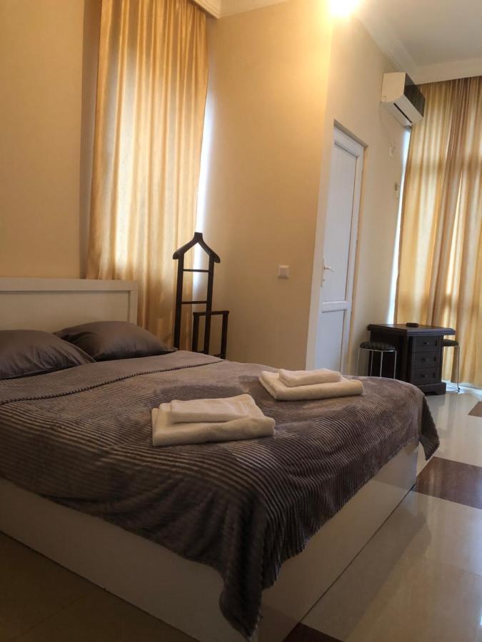 Twins Guest House By Black Sea Kobuleti Exteriör bild