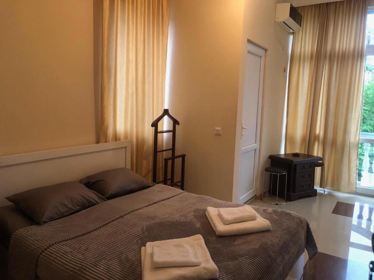 Twins Guest House By Black Sea Kobuleti Exteriör bild