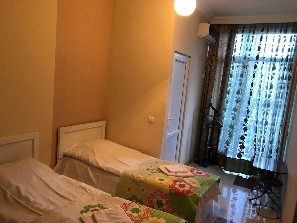 Twins Guest House By Black Sea Kobuleti Exteriör bild