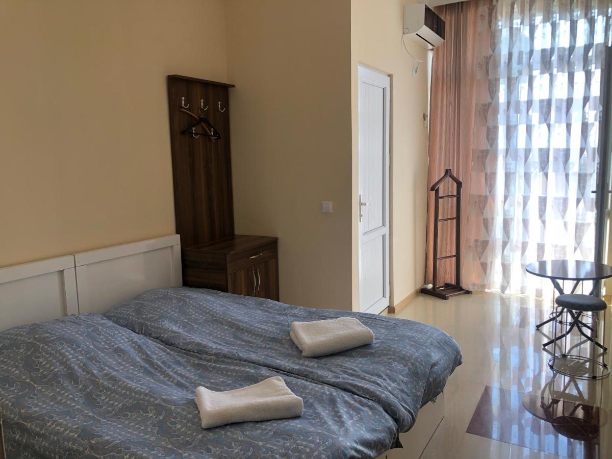 Twins Guest House By Black Sea Kobuleti Exteriör bild