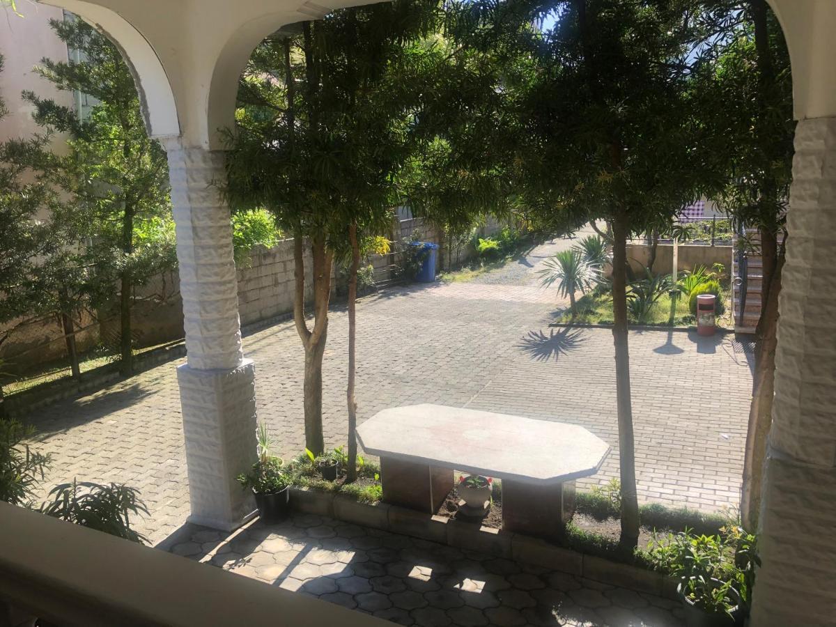 Twins Guest House By Black Sea Kobuleti Exteriör bild