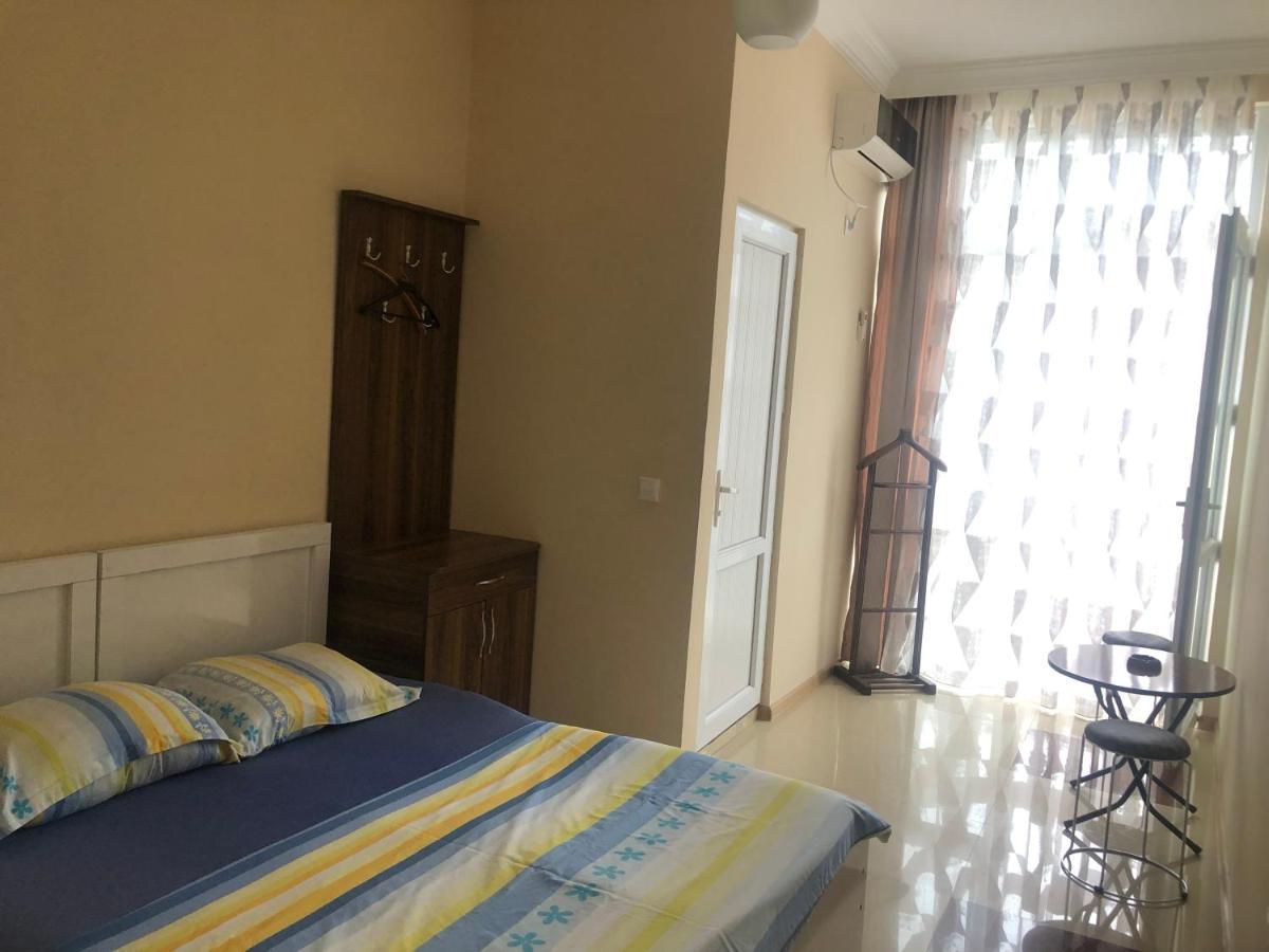 Twins Guest House By Black Sea Kobuleti Exteriör bild