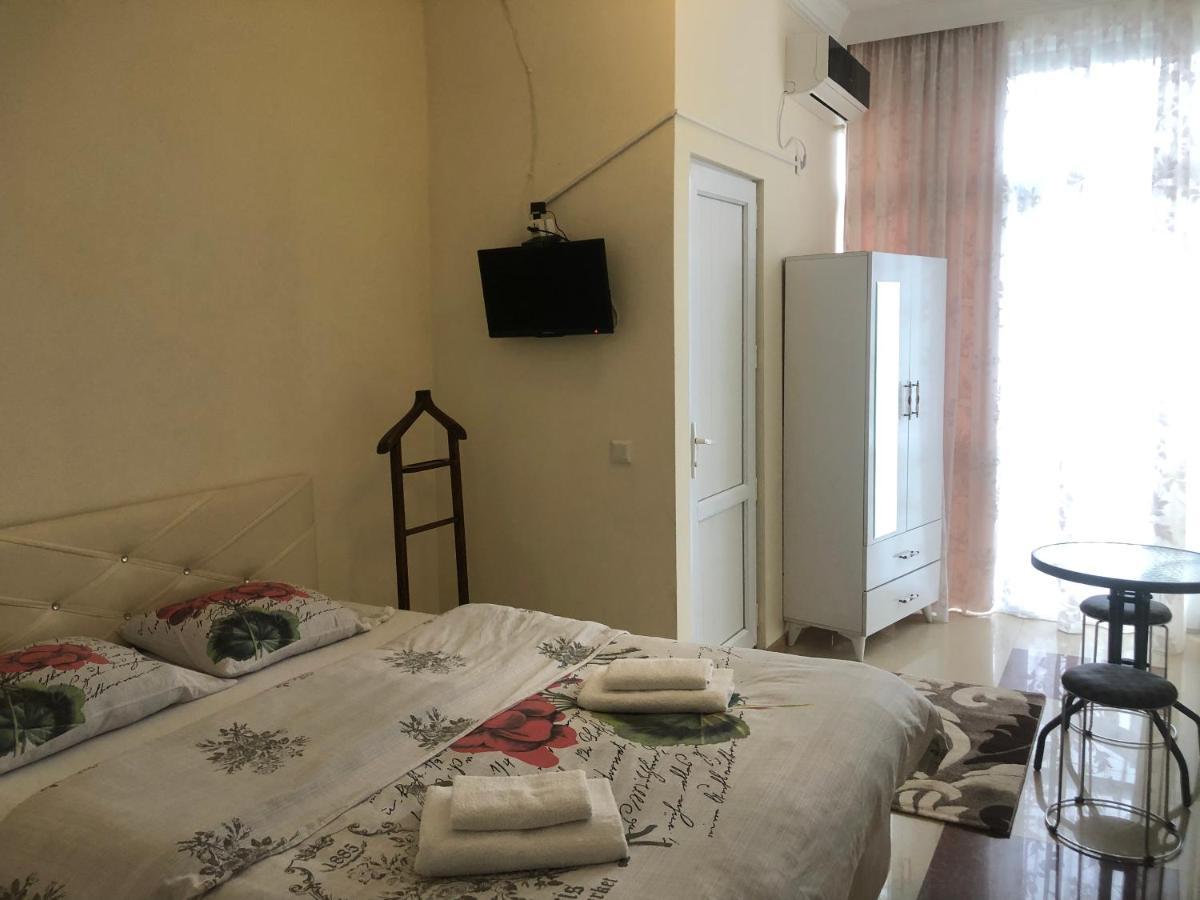 Twins Guest House By Black Sea Kobuleti Exteriör bild