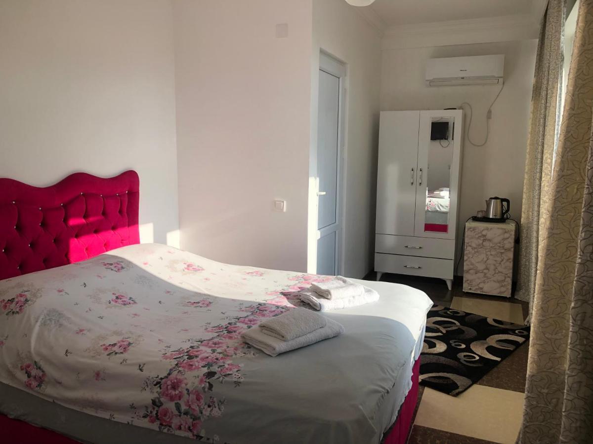Twins Guest House By Black Sea Kobuleti Exteriör bild