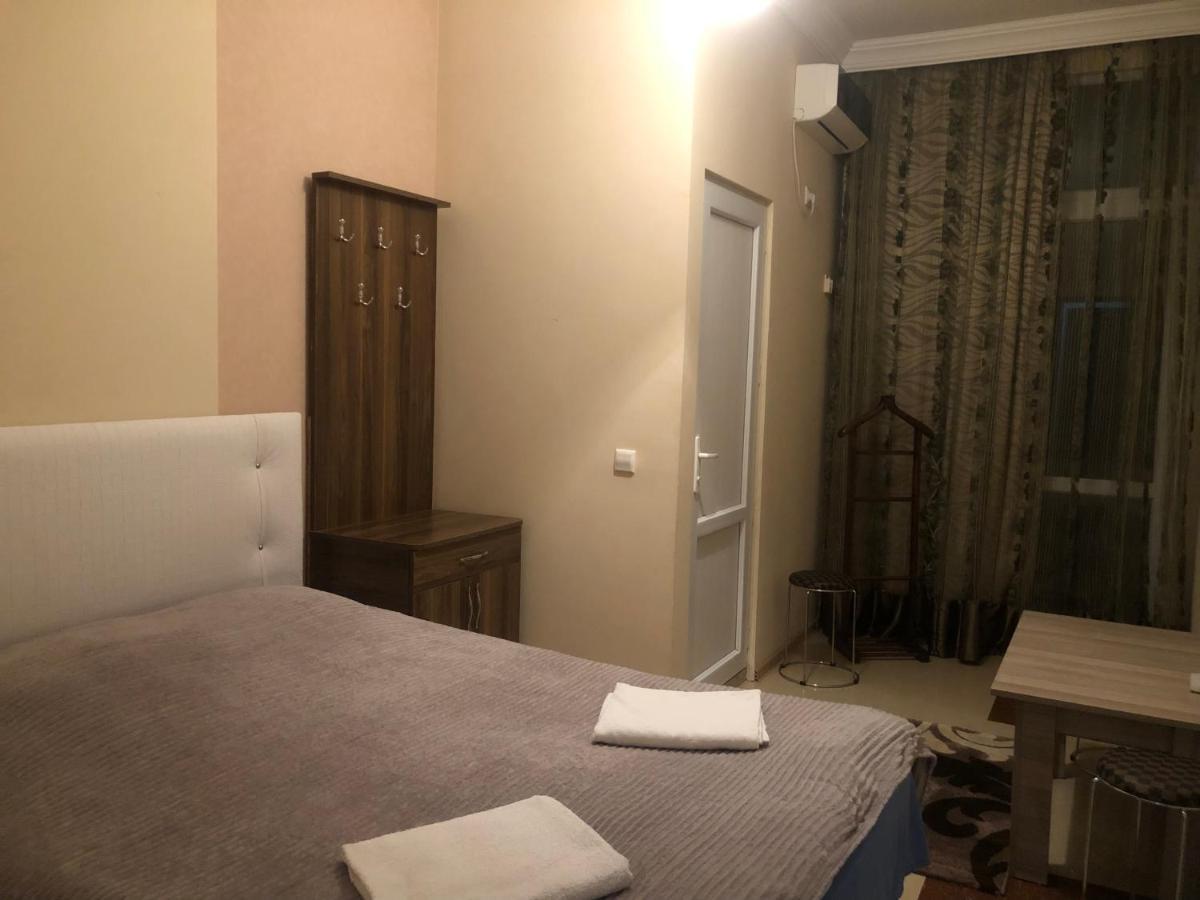 Twins Guest House By Black Sea Kobuleti Exteriör bild