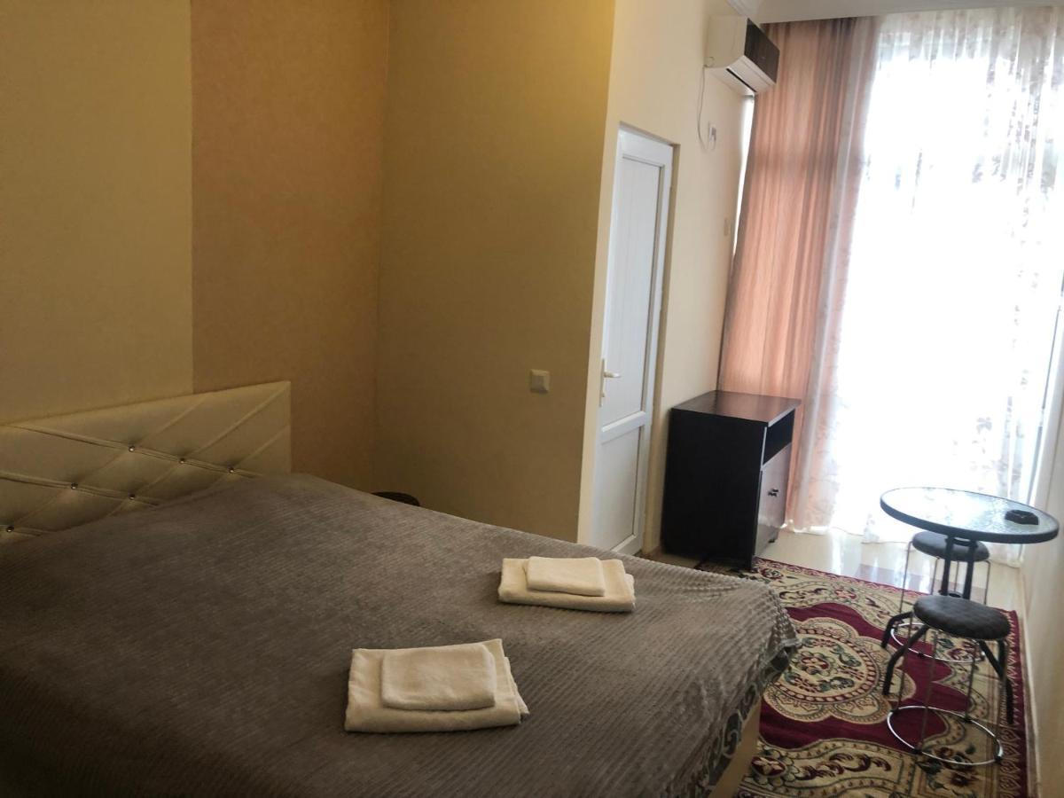 Twins Guest House By Black Sea Kobuleti Exteriör bild