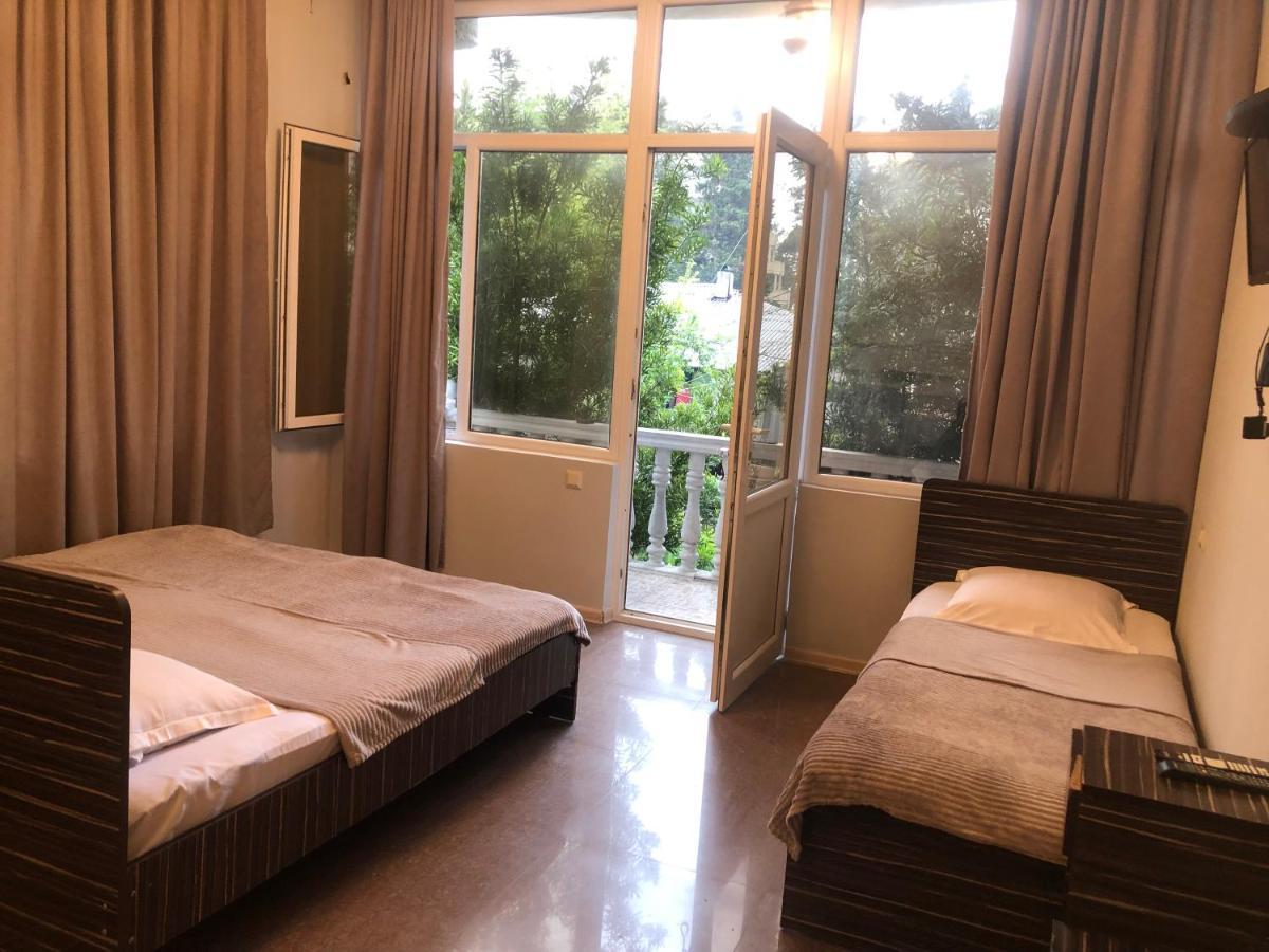 Twins Guest House By Black Sea Kobuleti Exteriör bild