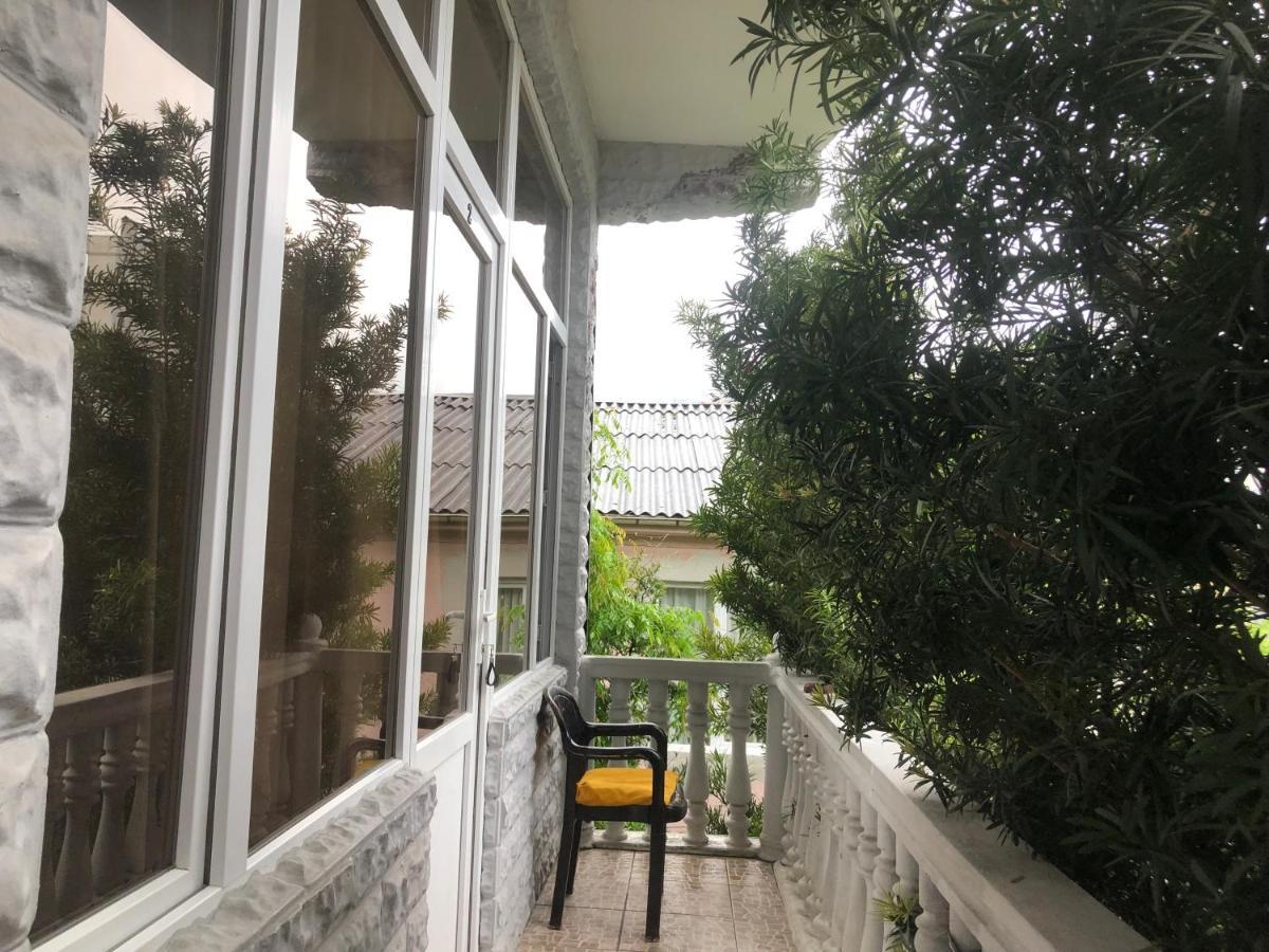 Twins Guest House By Black Sea Kobuleti Exteriör bild