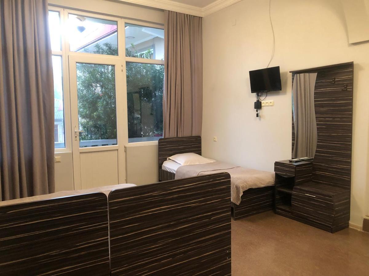 Twins Guest House By Black Sea Kobuleti Exteriör bild