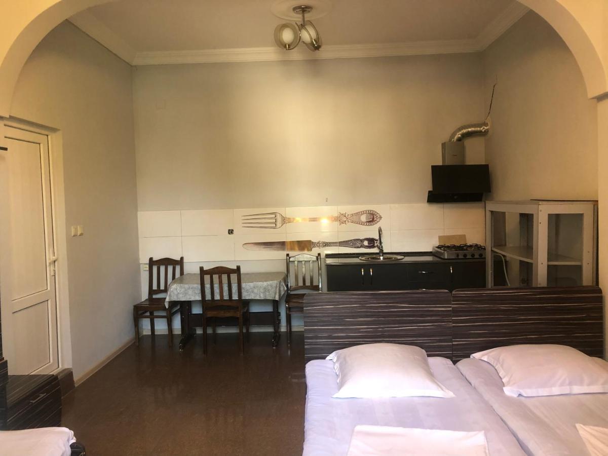 Twins Guest House By Black Sea Kobuleti Exteriör bild