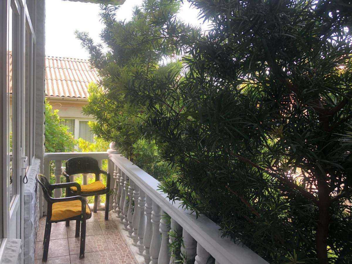 Twins Guest House By Black Sea Kobuleti Exteriör bild